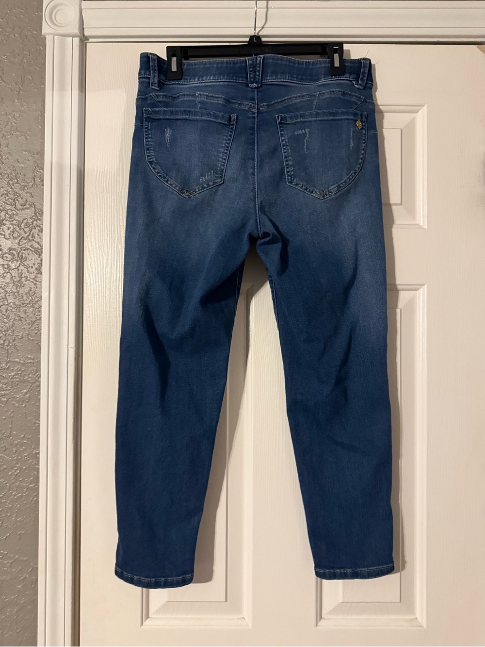 Democracy Medium Blue Ankle Crop Jeans - Picture 2 of 4